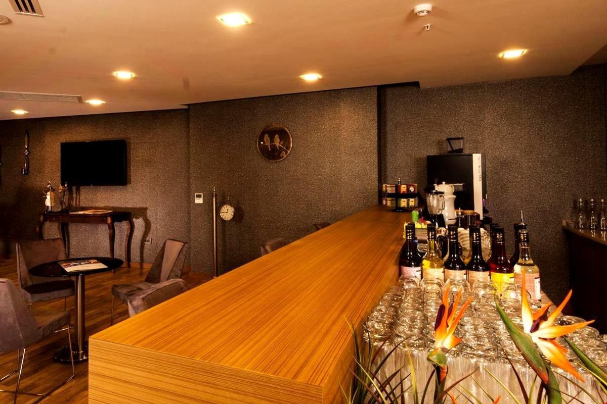 Majura Hotel Business İzmir Extérieur photo