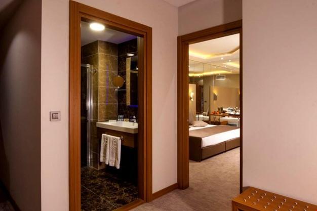 Majura Hotel Business İzmir Extérieur photo