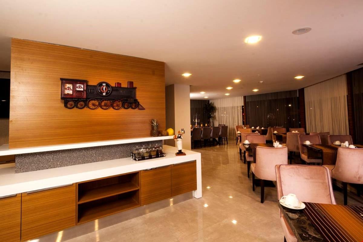Majura Hotel Business İzmir Extérieur photo